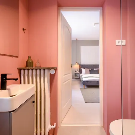 Apartment Piata Romana Modern Bucharest