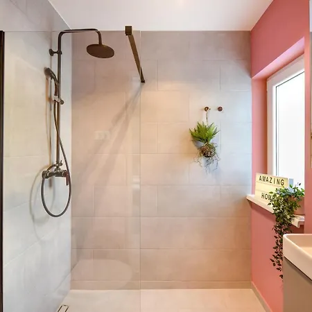 Piata Romana Modern Apartment