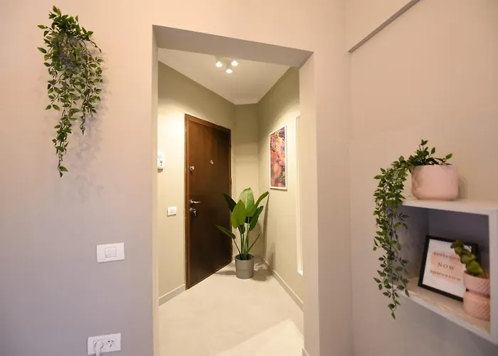 Piata Romana Modern Bucarest