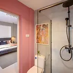 Piata Romana Modern Apartment