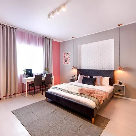 Piata Romana Modern Apartman *